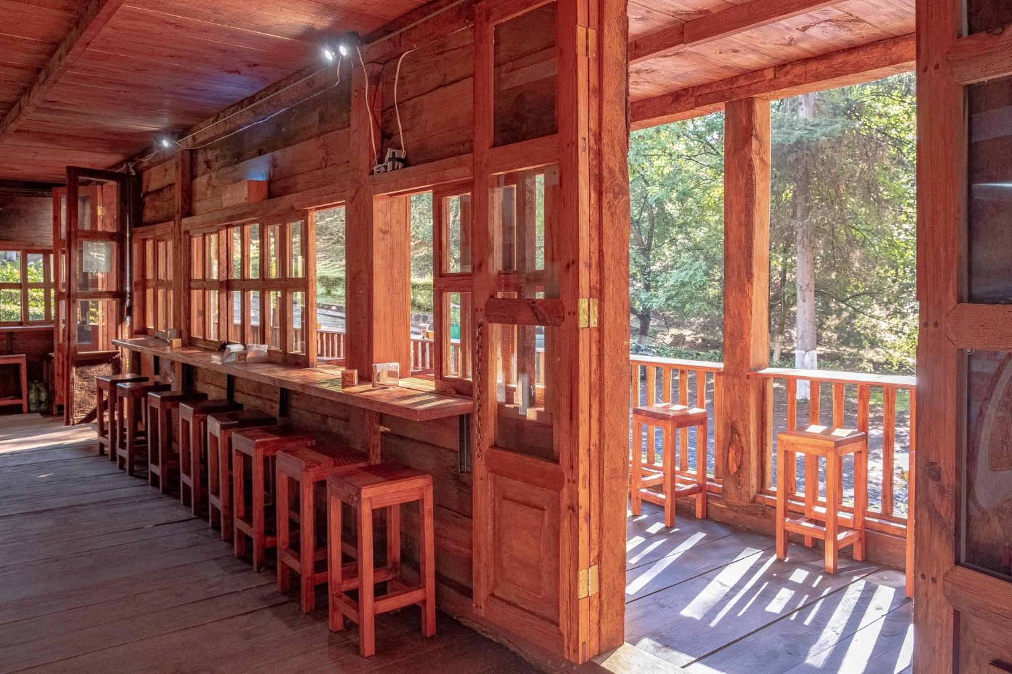 Zirahuen Forest And Resort Exterior photo