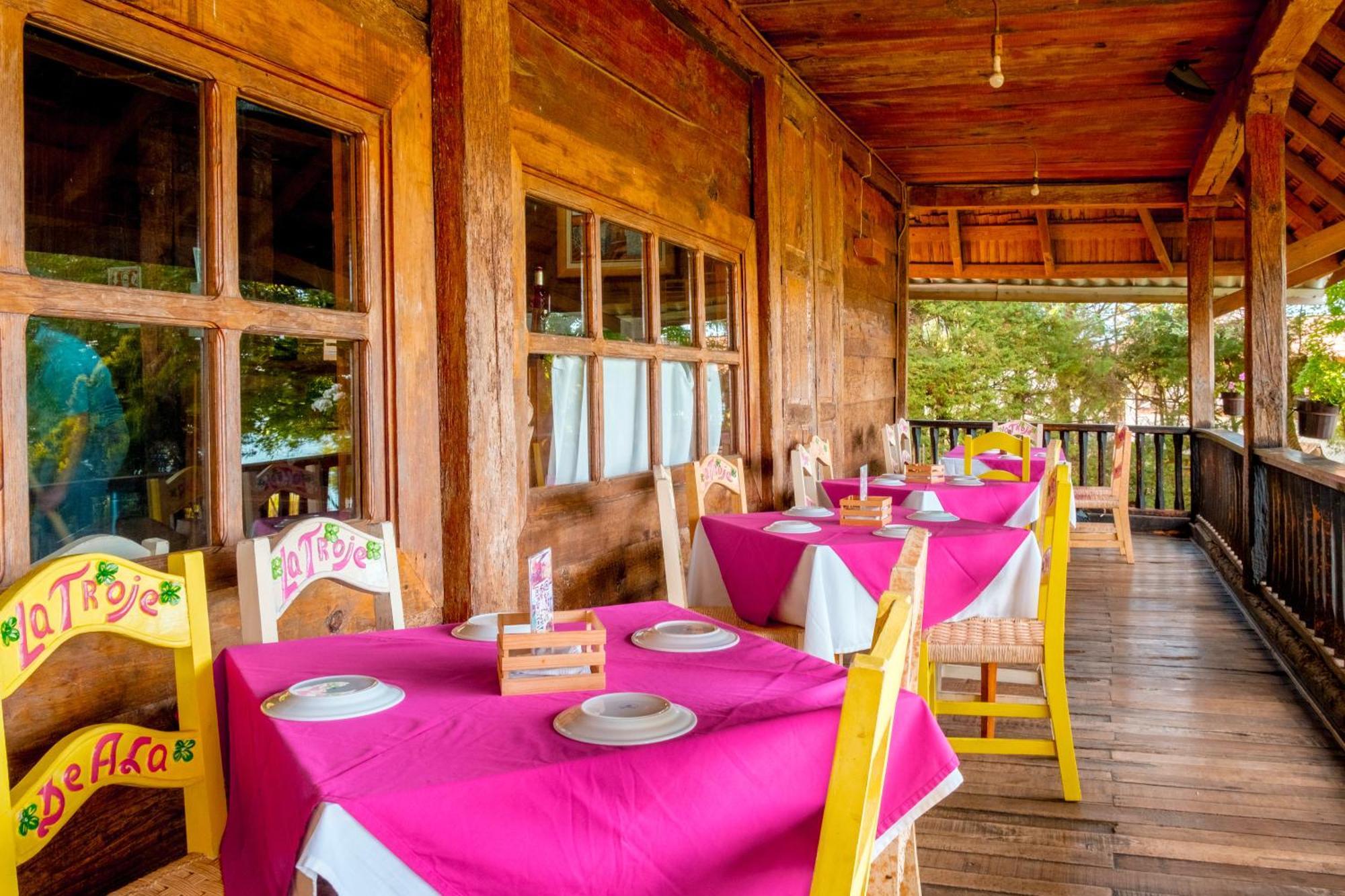 Zirahuen Forest And Resort Exterior photo